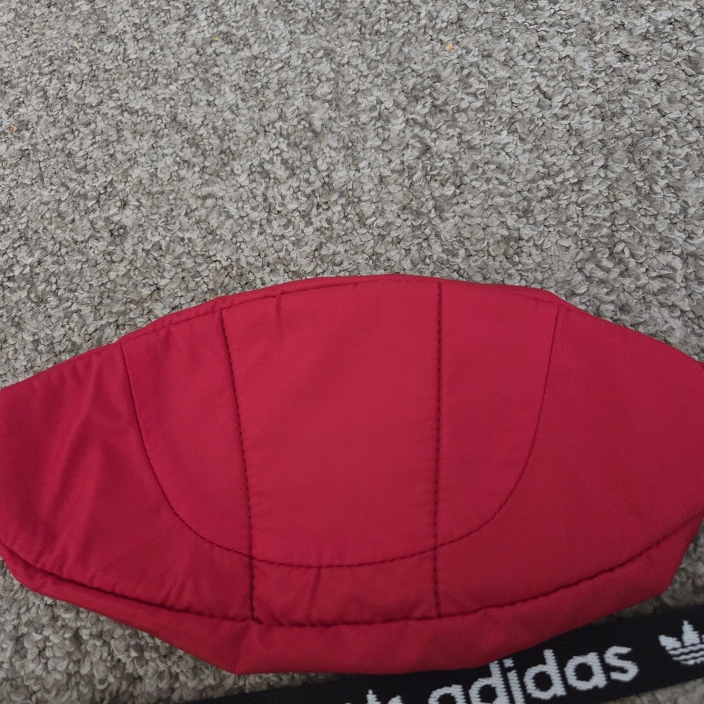 Adidas Trefoil Red Black Fanny Pack‎ Waist Bag Crossbody Padded EUC - Picture 10 of 13